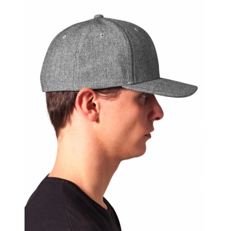 Czapka Full Cap z daszkiem - w jasnoszarym kolorze, dobrze dopasowana Czapka Full Cap z daszkiem - w jasnoszarym kolorze, dobrze dopasowana